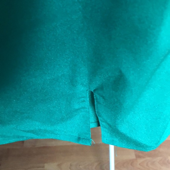 Vibrant Simple Straight Cut Dress - Picture 5 of 5